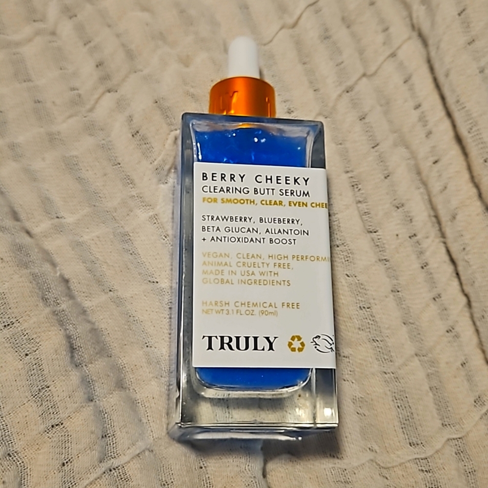 Truly Berry Cheeky Clearing Butt Serum
